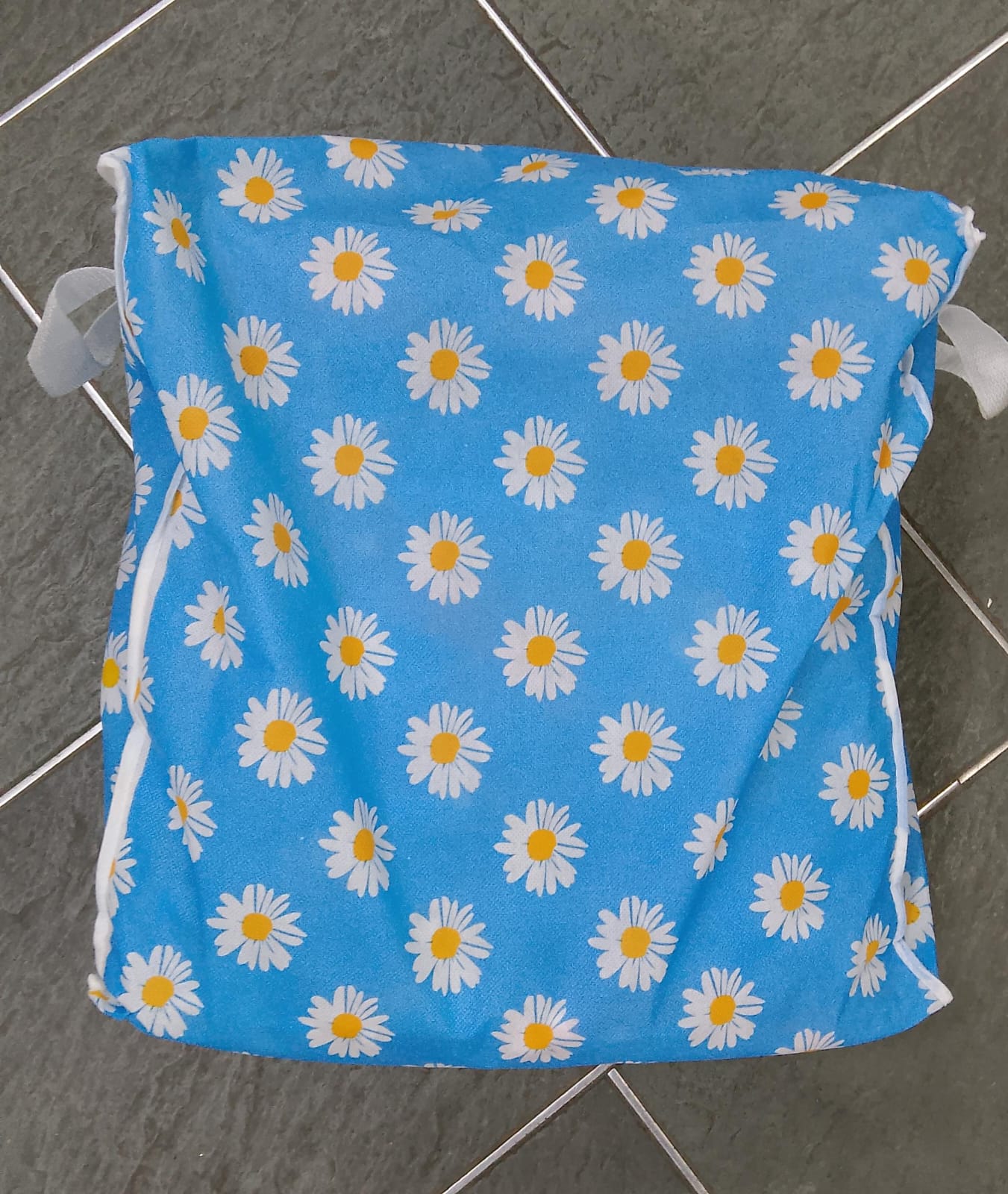 A FLOWER STORAGE BAG